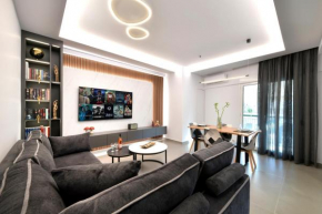 Comfy Penthouse - 200m from Attiki Metro